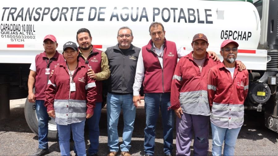 Unidad de Mejoramiento de Vialidades Urbanas Recibe Dos Pipas de Agua