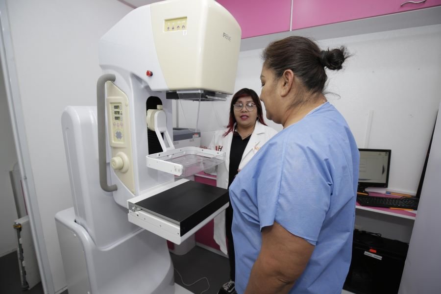 “Alma de Rosa” impulsa prevención del cáncer de mama en la UAEH