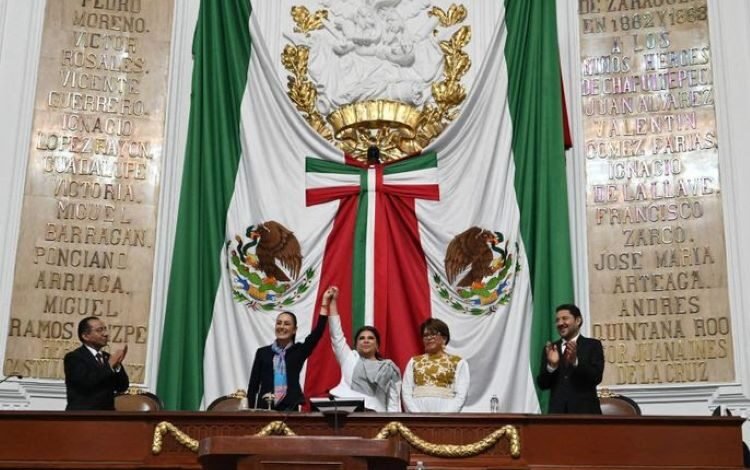 Presidenta Claudia Sheinbaum Asiste a La Toma de Protesta de Clara Brugada Como Jefa de Gobierno de La Ciudad de México